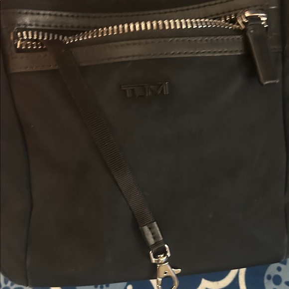 TUMI LUXURY CROSSBODY TRAVEL BAG NWOT - Picture 4 of 8